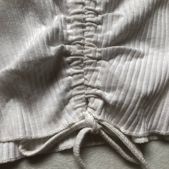 White cropped Princess Polly top - Picture 2 of 3